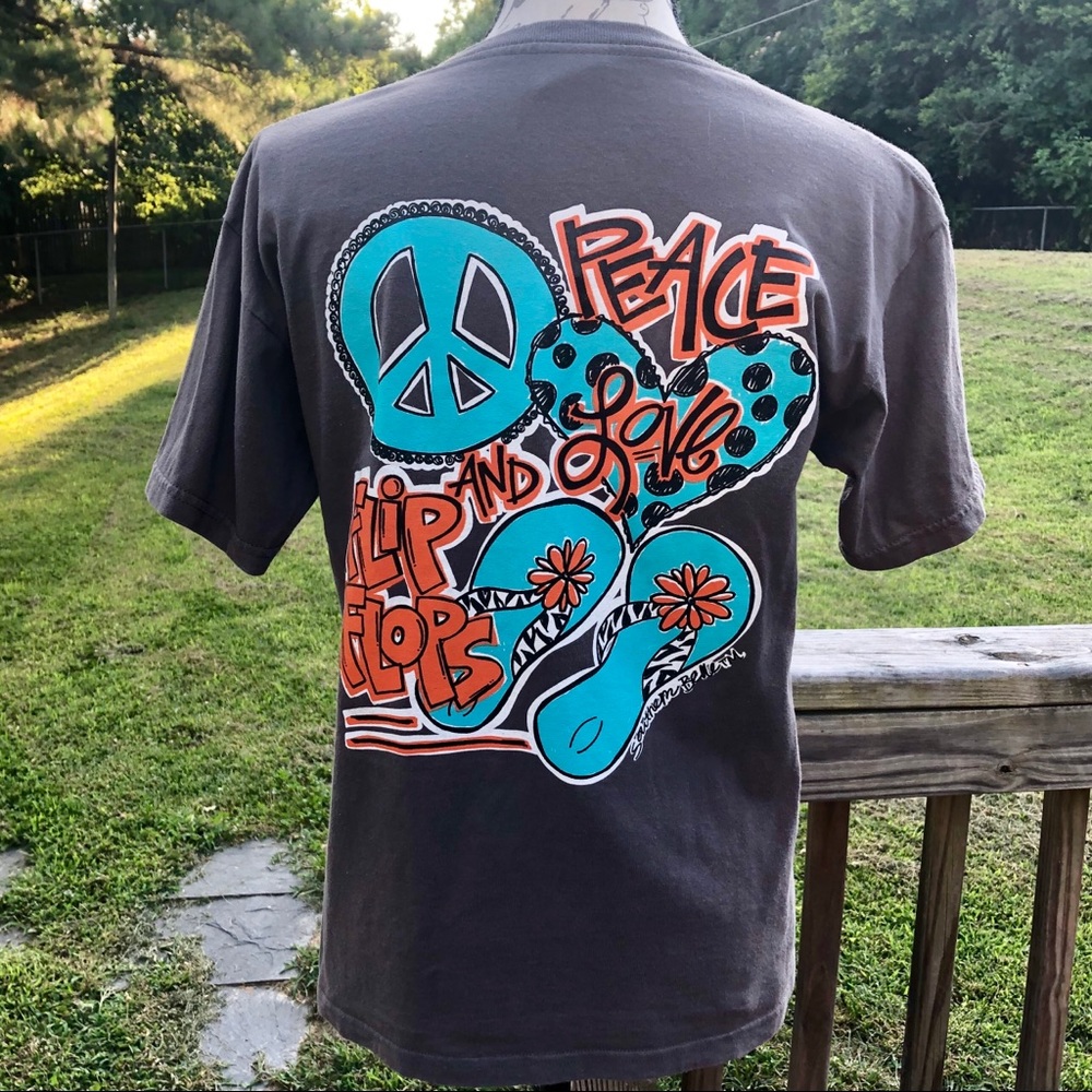 ☀️ Peace Love & Flip Flops T-Shirt